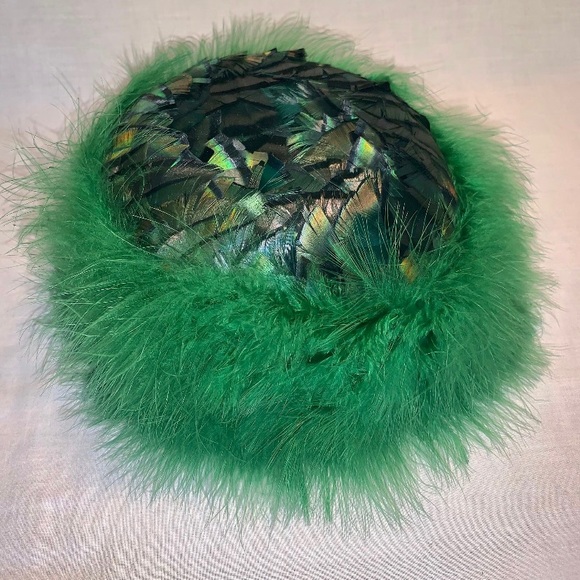 1940s Close to NEW - STUNNING by Jerry Yates-Iridescent Feather Top & Fuzzy! - Picture 3 of 9